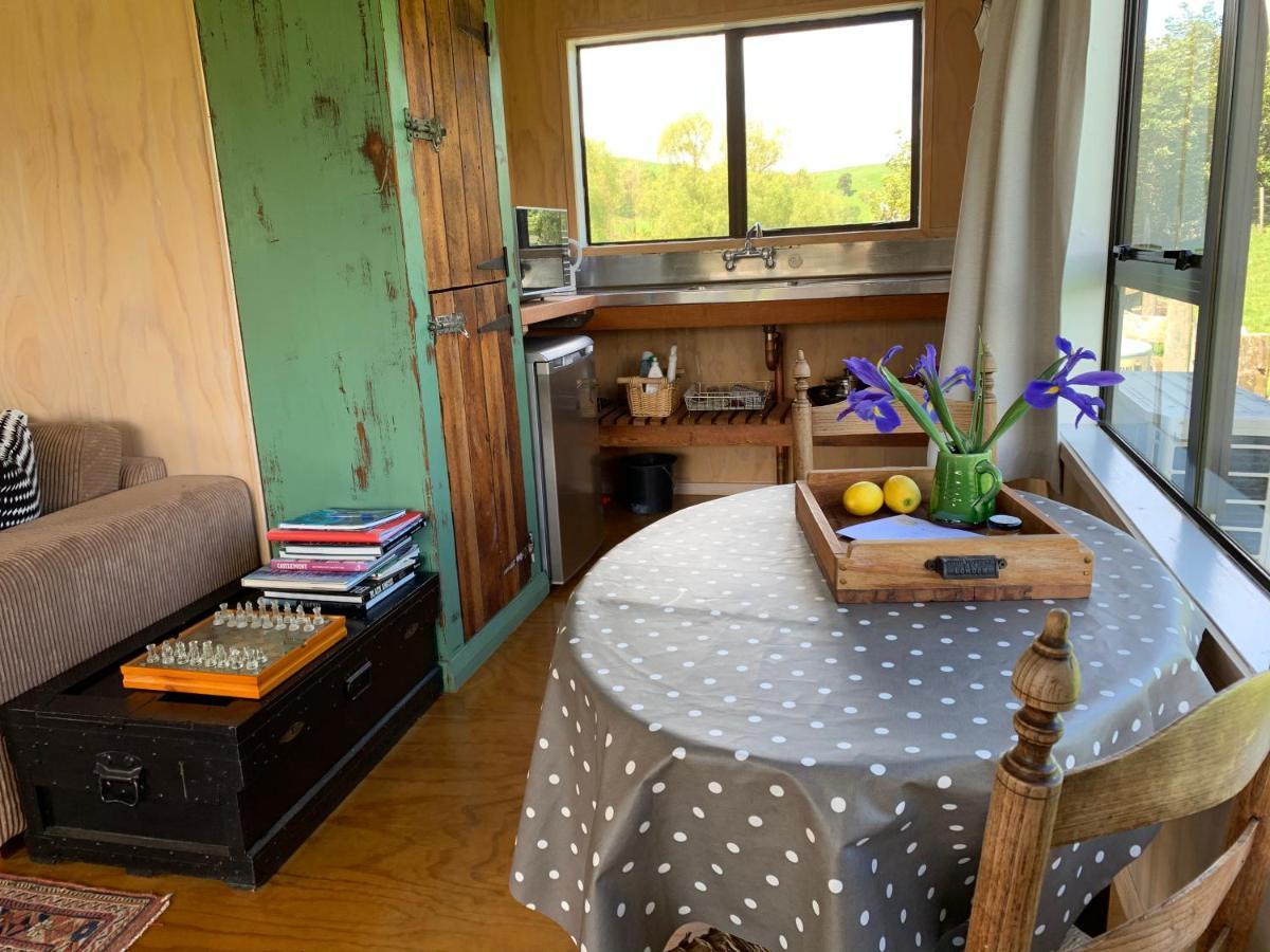 Fallow Hut Masterton Esterno foto